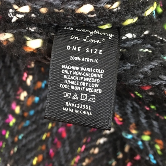 Do Everything In Love One Size Poncho Sweater Lot - Picture 7 of 7